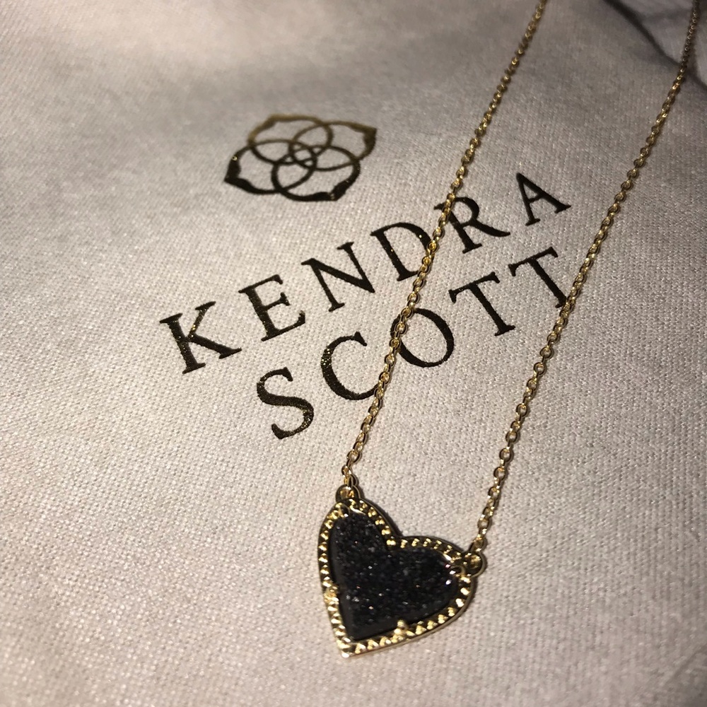 Kendra Scott ari gold pendant necklace